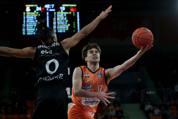 多年再次闯 多年再次闯