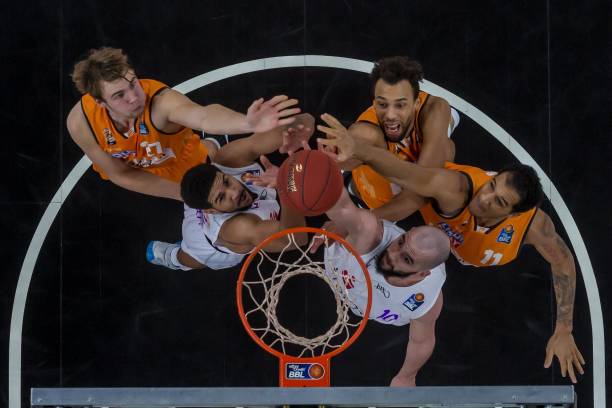 许多俱乐部 许多俱乐部