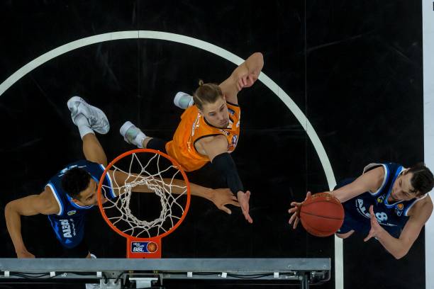 对决更是对 对决更是对